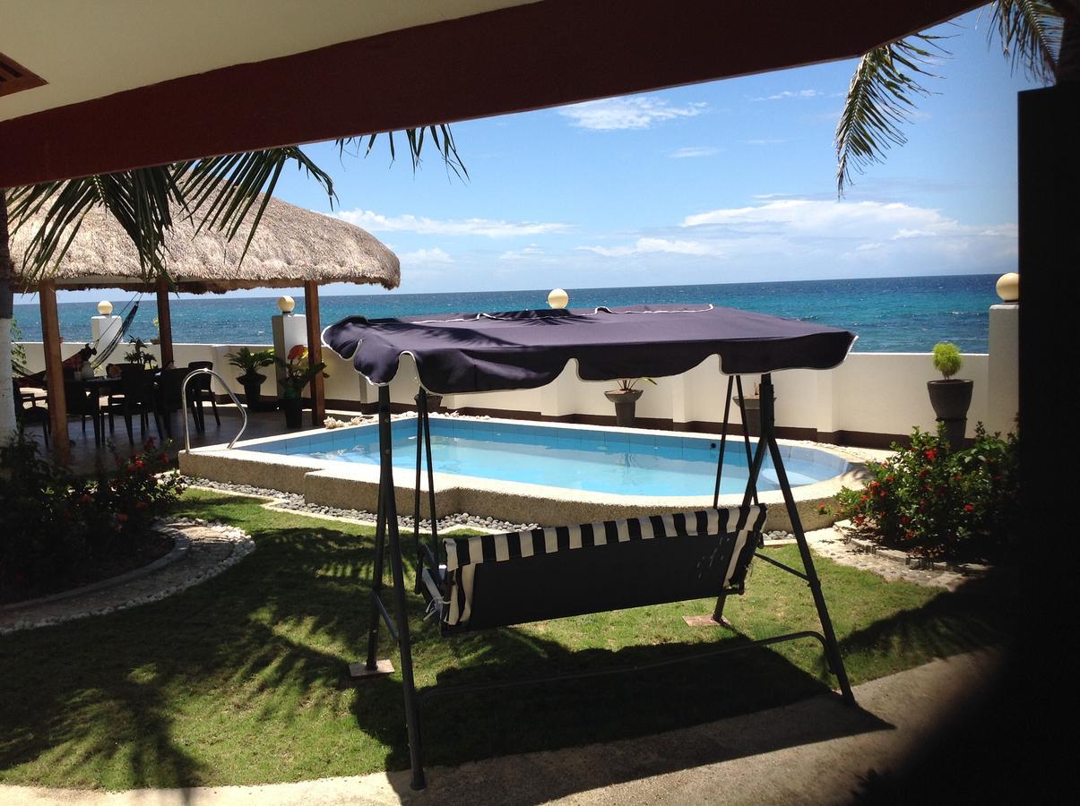 Bamboo Beachhouse Dormitory Garcia Hernandez エクステリア 写真