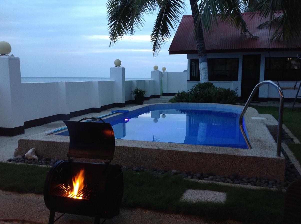 Bamboo Beachhouse Dormitory Garcia Hernandez エクステリア 写真