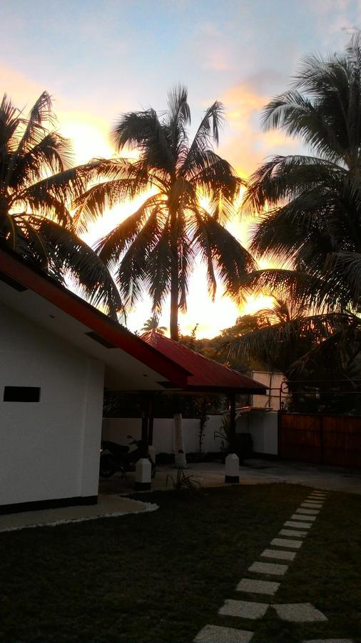 Bamboo Beachhouse Dormitory Garcia Hernandez エクステリア 写真
