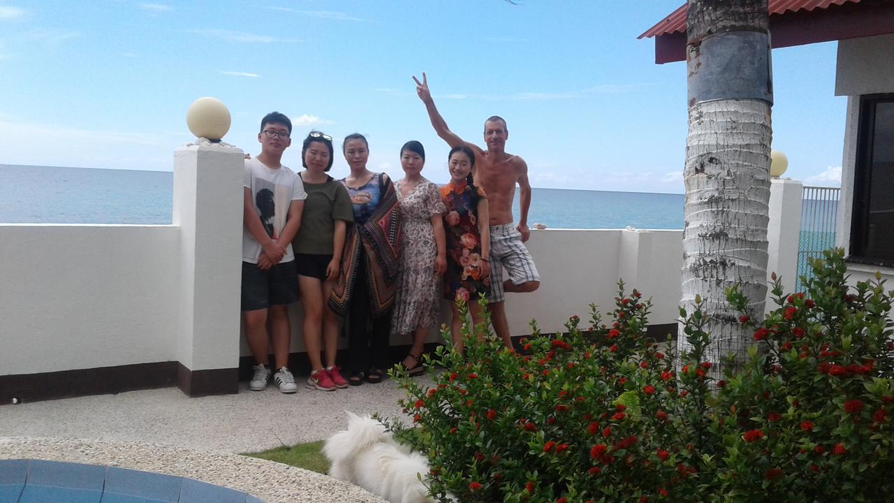 Bamboo Beachhouse Dormitory Garcia Hernandez エクステリア 写真